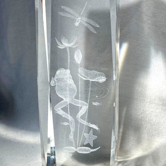 Atlantic Beach 3D Laser Etched Frog w/Dragonfly 6" Crystal Paperweight w/Case - Picture 2 of 12